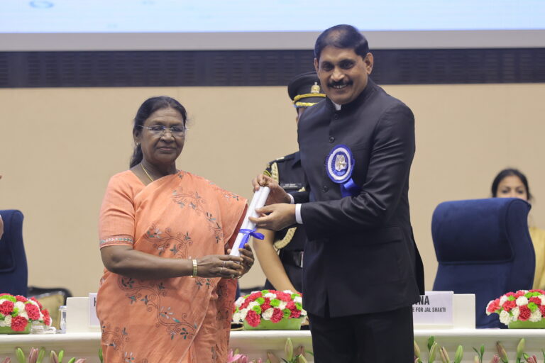 Navi Mumbai अव्वल! राष्ट्रपतींकडून NMMC ला प्रथम क्रमांकाचा ‘राष्ट्रीय जल पुरस्कार’ | Kailas Shinde