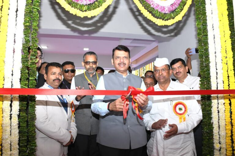 मुख्यमंत्री देवेंद्र फडणवीस ने नागपुर में खाद्य एवं औषधि प्रशासन के नए विभागीय कार्यालय का लोकार्पण किया