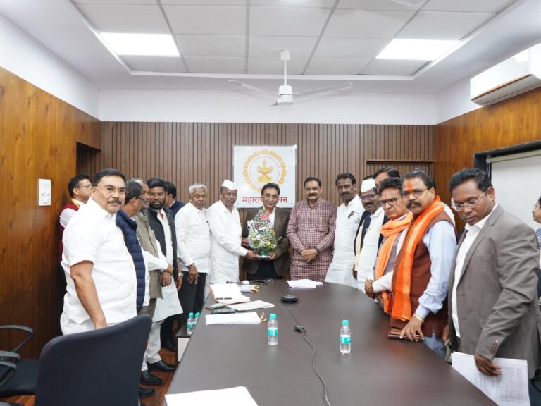 आदिवासी कल्याण से जुड़े मुद्दों पर मंत्री नरहरी झिरवाळ ने मुख्य सचिव राजेश अग्रवाल से की महत्वपूर्ण बैठक