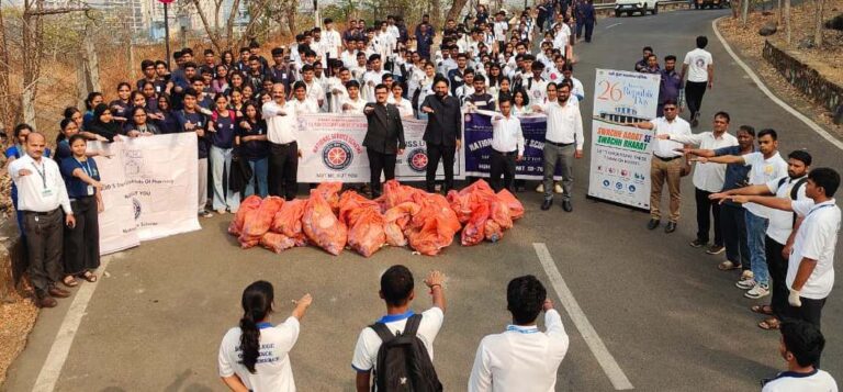 बेलापूर पारसिक हिलवर ‘स्वच्छ सवयींमधून स्वच्छ भारत’ उपक्रमांतर्गत विशेष स्वच्छता मोहीम