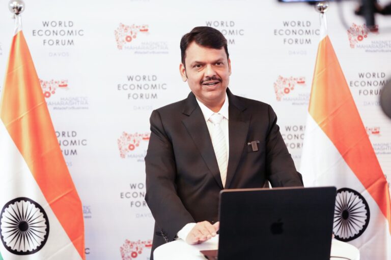 दावोसमध्ये महाराष्ट्राचे ३० लाख कोटींचे गुंतवणूक सामंजस्य करार; ४० लाख रोजगारनिर्मितीचे उद्दिष्ट – मुख्यमंत्री देवेंद्र फडणवीस