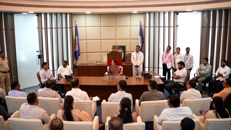 विकास और सेवा केवल कागजों पर नहीं बल्कि सीधे नागरिकों तक पहुंचाये : सुजाता पाटिल