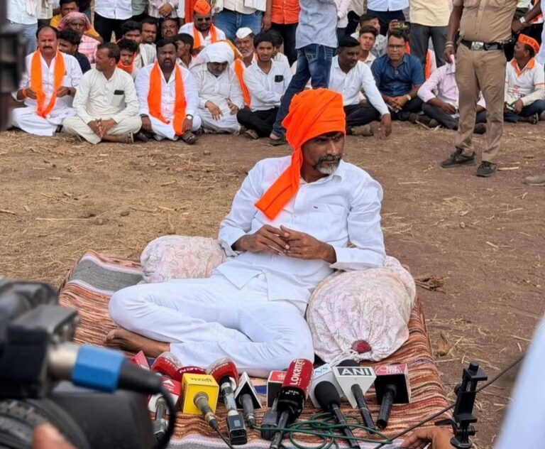 Manoj Jarange Patil Protest : मराठा आरक्षण: मनोज जरांगे पाटिल का आमरण अनशन शुरू, सरकार के सामने रखी 10 सूत्रीय मांगें