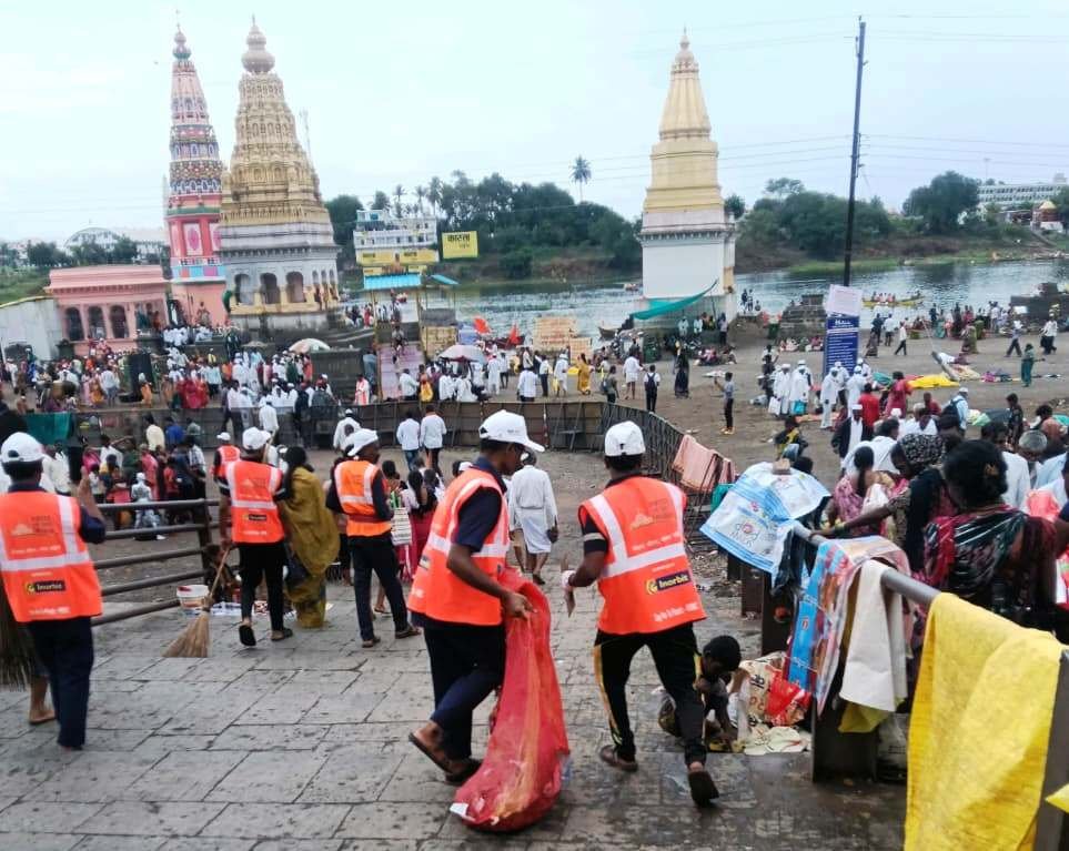 आषाढी वारीनिमित्त नवी मुंबई महानगरपालिकेच्या विशेष स्वच्छता पथकाचे पंढरपूर नगरी स्वच्छता कार्य 